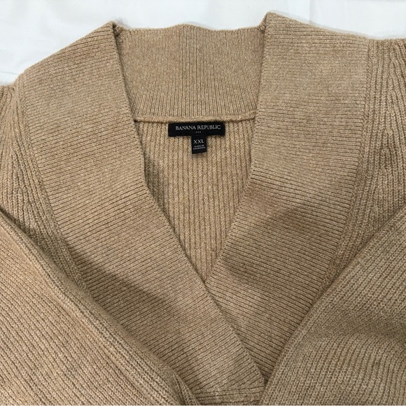 Banana Republic Women's V-Neck Sweater in Warm Tan - Picture 7 of 11
